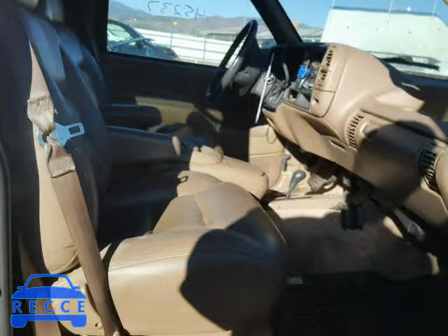 1995 CHEVROLET SUBURBAN 1GNFK16K5SJ309227 image 4