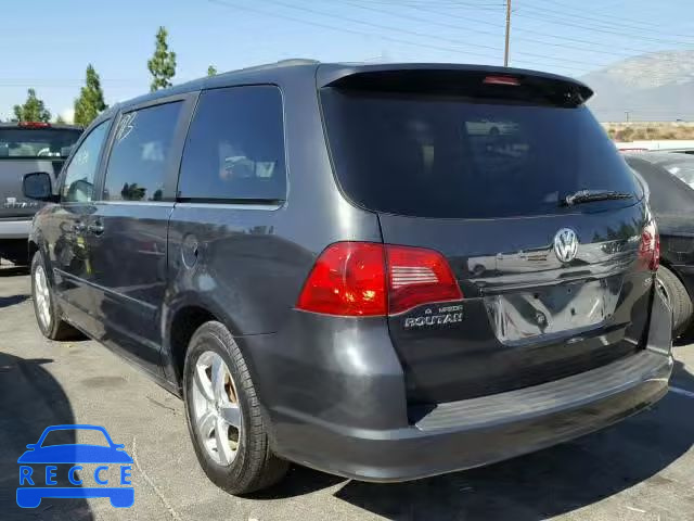 2011 VOLKSWAGEN ROUTAN 2V4RW3DG2BR642801 image 2