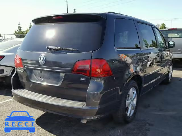 2011 VOLKSWAGEN ROUTAN 2V4RW3DG2BR642801 Bild 3