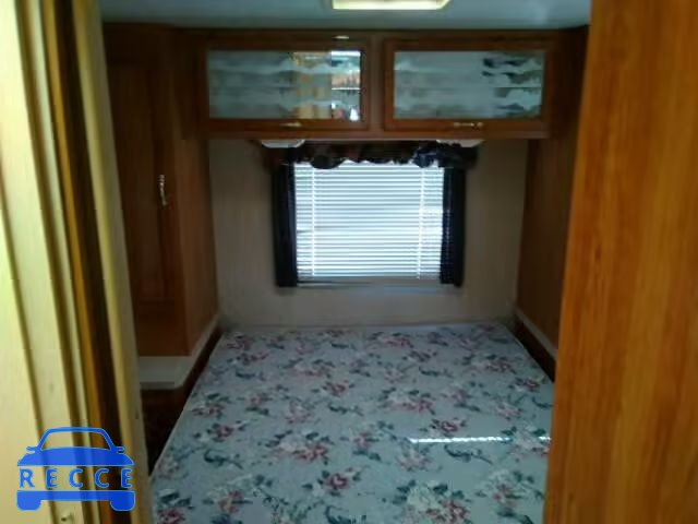 2000 WORKHORSE CUSTOM CHASSIS MOTORHOME 5B4LP37J2Y3320770 Bild 5