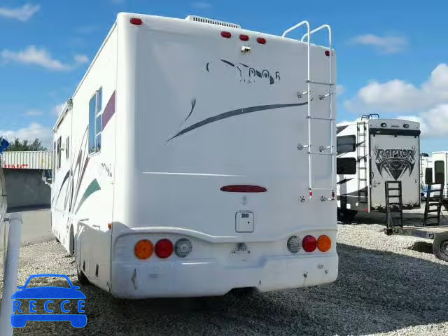 2000 WORKHORSE CUSTOM CHASSIS MOTORHOME 5B4LP37J0Y3320072 Bild 2