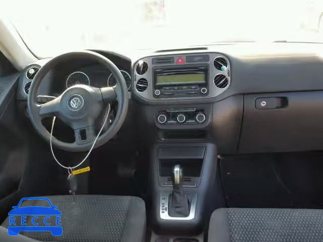 2011 VOLKSWAGEN TIGUAN S WVGAV7AX5BW538716 image 8
