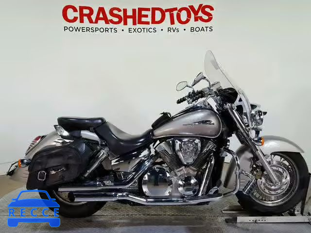 2004 HONDA VT1300 S 1HFSC52044A100649 Bild 0
