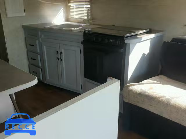 1999 CHEVROLET MOTORHOME 1GBLP37J0X3306850 image 5