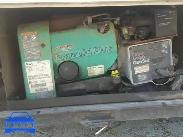 1999 CHEVROLET MOTORHOME 1GBLP37J0X3306850 Bild 8