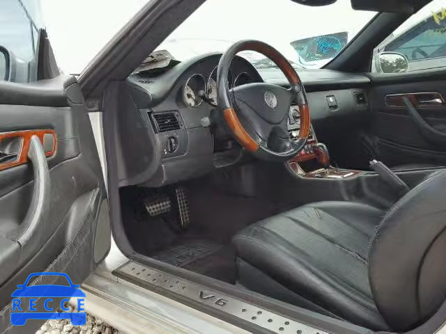 2002 MERCEDES-BENZ SLK 320 WDBKK65FX2F254929 image 8