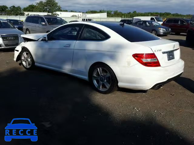 2015 MERCEDES-BENZ C 250 WDDGJ4HB5FG366647 image 2