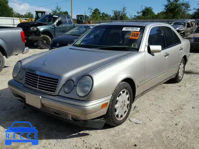 1999 MERCEDES-BENZ E 300TD WDBJF25H4XA781976 image 1