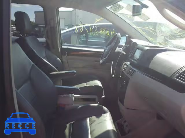 2011 VOLKSWAGEN ROUTAN SEL 2V4RW6DG1BR717618 зображення 4