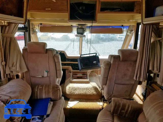 1989 CHEVROLET WINNEBAGO 1GBKP37W8K3323282 image 4