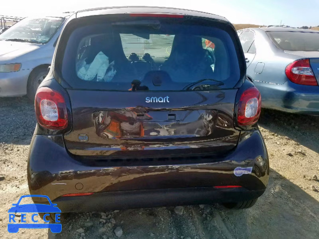 2018 SMART FORTWO WMEFJ9BA1JK283940 Bild 5