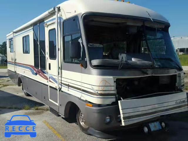 1995 CHEVROLET P30 1GBLP37N7S3306923 image 0