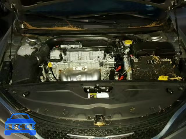 2017 CHRYSLER 200 1C3CCCFB7HN501419 image 6