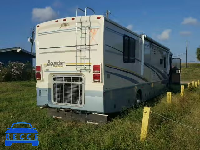 2004 FREIGHTLINER CHASSIS X 4UZAAHBV84CN04594 image 3