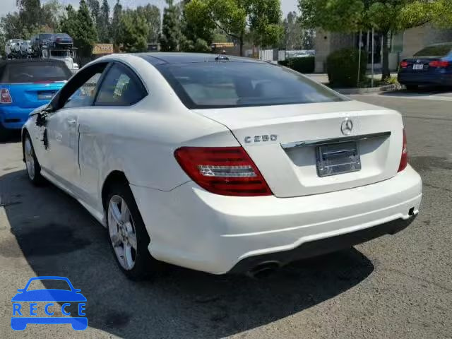 2012 MERCEDES-BENZ C 250 WDDGJ4HB0CF752216 зображення 2