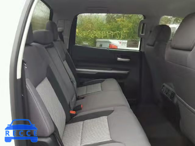 2017 TOYOTA TUNDRA CREWMAX 5TFDW5F10HX615213 image 5