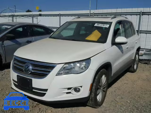 2011 VOLKSWAGEN TIGUAN S WVGAV7AX7BW529807 image 1