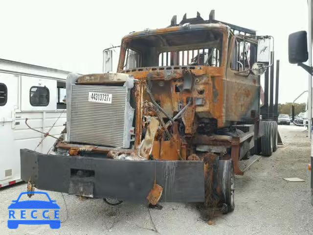 2001 MACK 700 1M2AD62CX1W011276 image 1