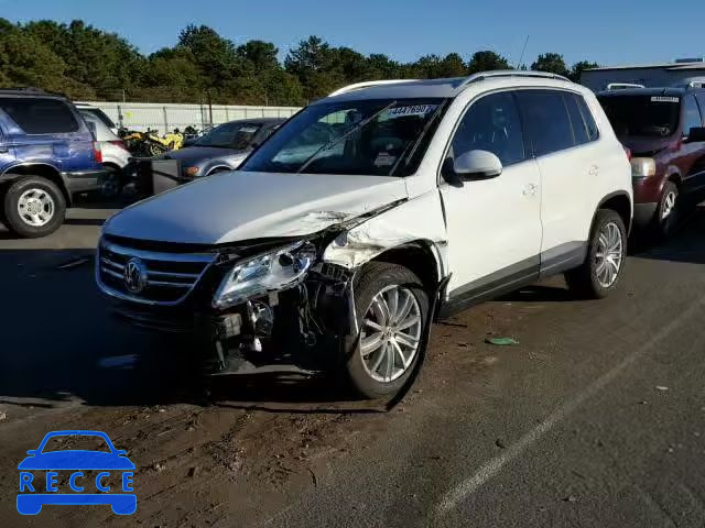 2010 VOLKSWAGEN TIGUAN SE WVGBV7AX6AW000741 Bild 1