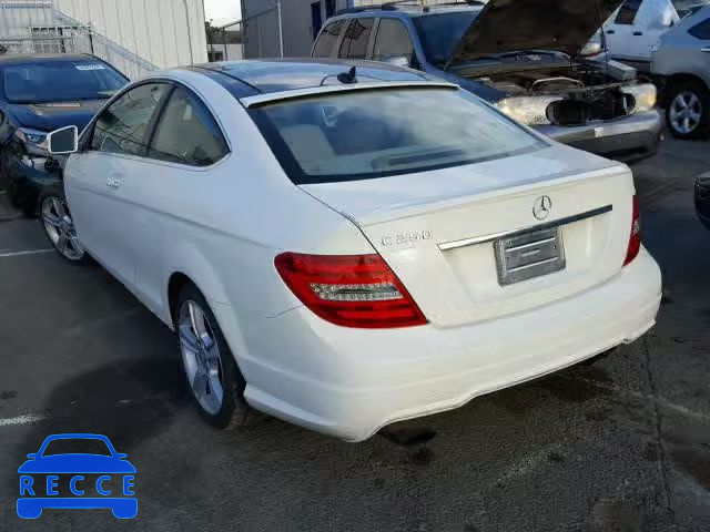 2012 MERCEDES-BENZ C 250 WDDGJ4HB6CF867550 зображення 2