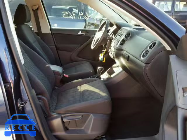 2011 VOLKSWAGEN TIGUAN S WVGAV7AX3BW000113 image 4