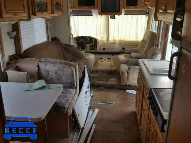 2000 WORKHORSE CUSTOM CHASSIS MOTORHOME 5B4LP37J4Y3317403 image 4