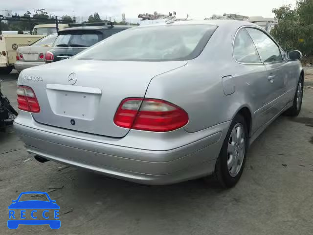 2000 MERCEDES-BENZ CLK 320 WDBLJ65G7YF147376 зображення 3