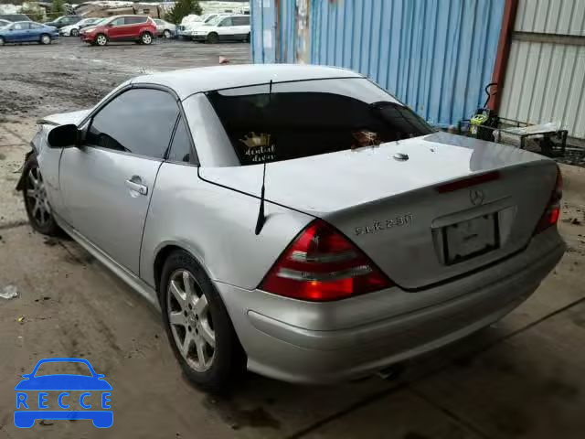 2001 MERCEDES-BENZ SLK 230 KO WDBKK49FX1F230644 image 2