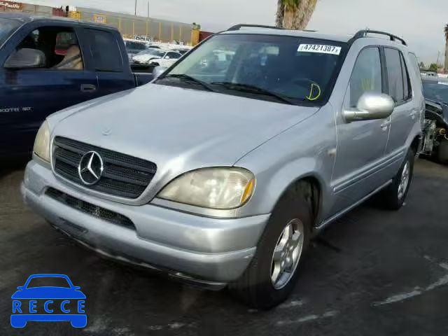 2000 MERCEDES-BENZ ML 320 4JGAB54E5YA195693 image 1