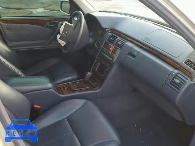 2001 MERCEDES-BENZ E 320 4MAT WDBJF82J21X057055 image 4