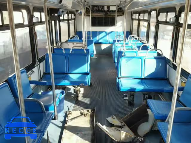 2005 GILLIG TRANSIT BU 15GCB211551112720 Bild 5