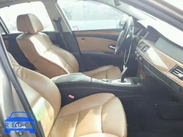 2008 BMW 528 I WBANU53538C117027 Bild 4