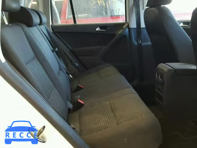 2011 VOLKSWAGEN TIGUAN S WVGAV7AX0BW541393 image 5