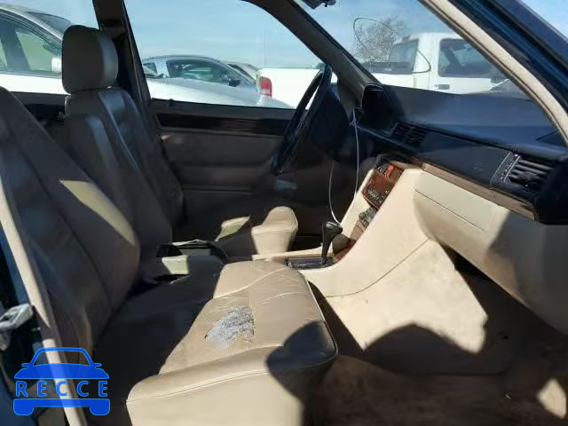 1995 MERCEDES-BENZ E 320 BASE WDBEA32E8SC232584 image 4