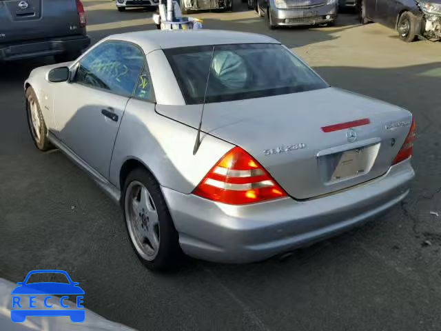 1999 MERCEDES-BENZ SLK 230 KO WDBKK47F6XF129628 image 2