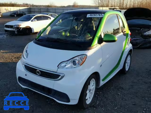 2014 SMART FORTWO ELE WMEEJ9AA5EK732054 Bild 1