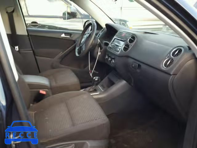 2011 VOLKSWAGEN TIGUAN S WVGBV7AX7BW529195 image 4