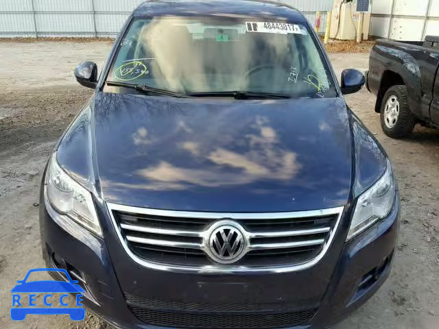 2011 VOLKSWAGEN TIGUAN S WVGBV7AX7BW529195 image 8