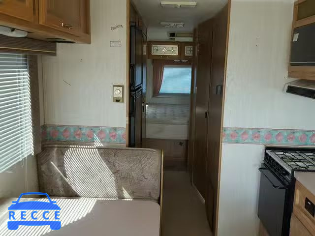 1992 OTHR WINNEBAGO 3FCMF53G1MJA00406 image 5