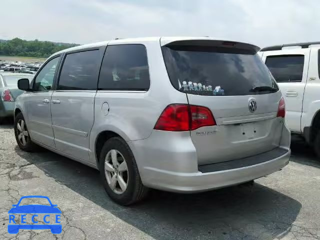 2010 VOLKSWAGEN ROUTAN SEL 2V4RW5DXXAR184371 image 2