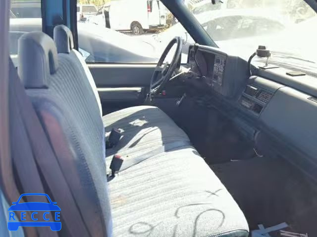 1993 CHEVROLET C2500 1GCFC24K2PE202280 image 4