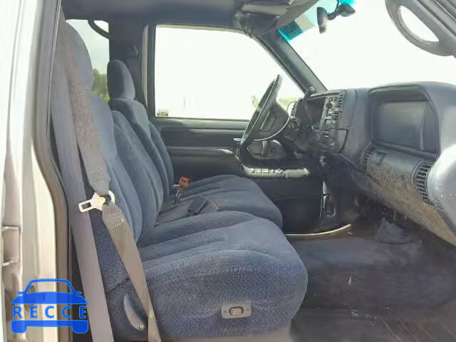 1997 CHEVROLET SUBURBAN 3GNGK16F6VG138596 image 4