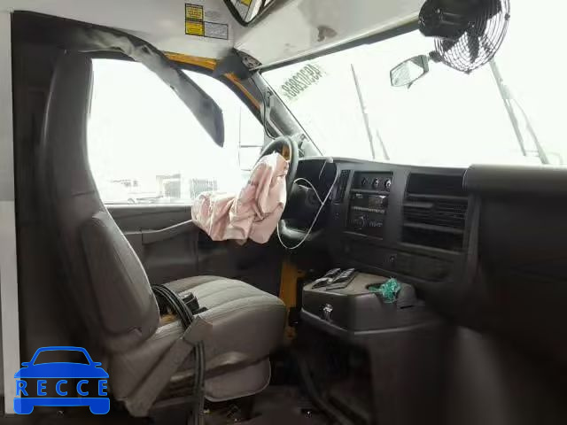 2016 GMC SAVANA CUT 1GD07RBF3G1337344 image 4
