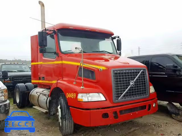 2004 VOLVO VN VNM 4V4M19GH34N356826 image 0