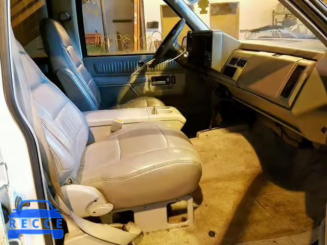 1993 GMC SUBURBAN K 1GKFK16K4PJ700874 image 4
