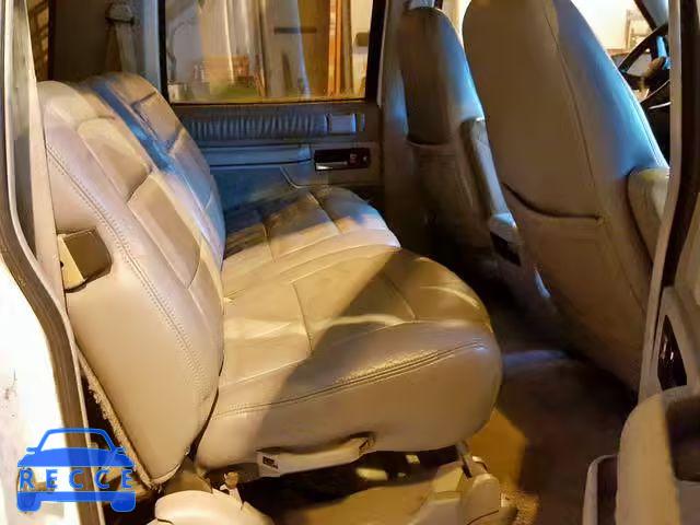 1993 GMC SUBURBAN K 1GKFK16K4PJ700874 image 5
