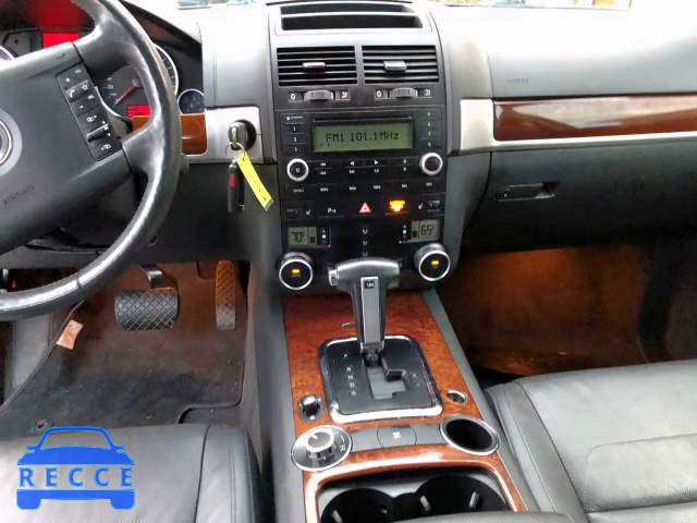 2010 VOLKSWAGEN TOUAREG TD WVGFK7A90AD000502 image 4