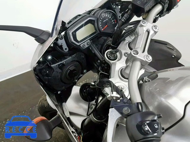 2011 YAMAHA FZ1 S JYARN17E1BA008195 Bild 15