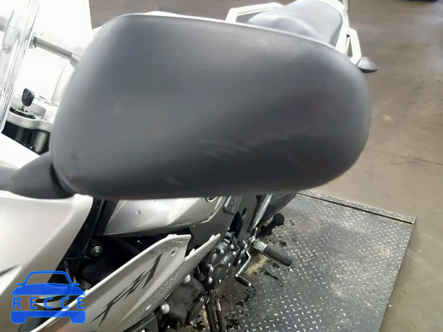 2011 YAMAHA FZ1 S JYARN17E1BA008195 Bild 16