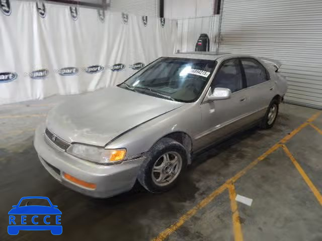 1996 HONDA ACCORD VAL 1HGCD5699TA238143 image 1